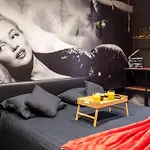 Hollywood Night-jacuzzi & Private Movie Theater Appartamento *