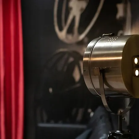 Hollywood Night-jacuzzi & Private Movie Theater * Mulhouse