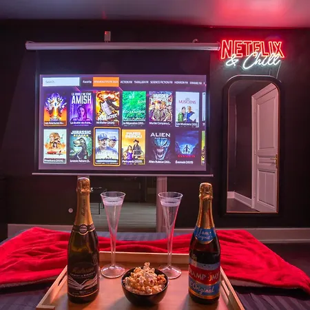 Hollywood Night-jacuzzi & Private Movie Theater