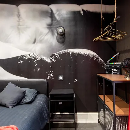 Hollywood Night-jacuzzi & Private Movie Theater 뮐루즈