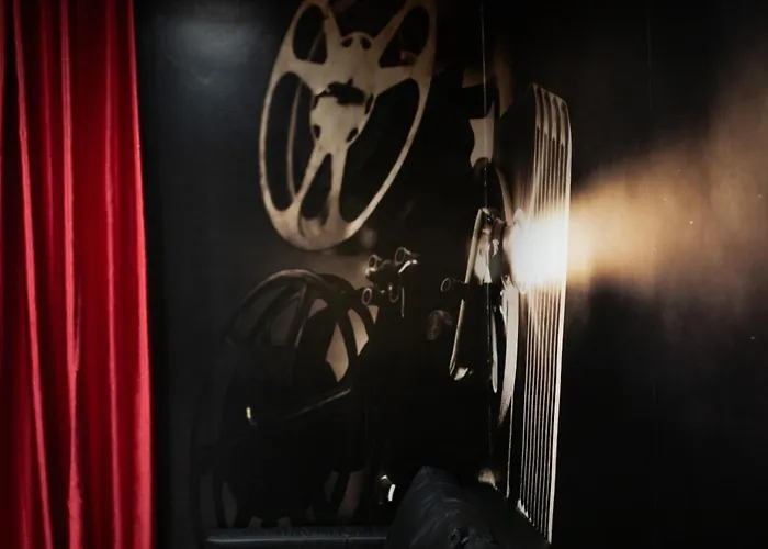 Hollywood Night-jacuzzi & Private Movie Theater