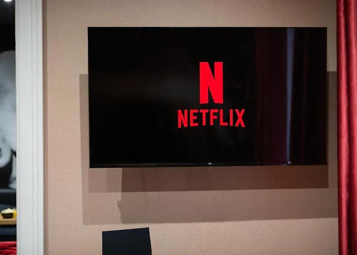 Апартаменты Hollywood Night-jacuzzi & Private Movie Theater *