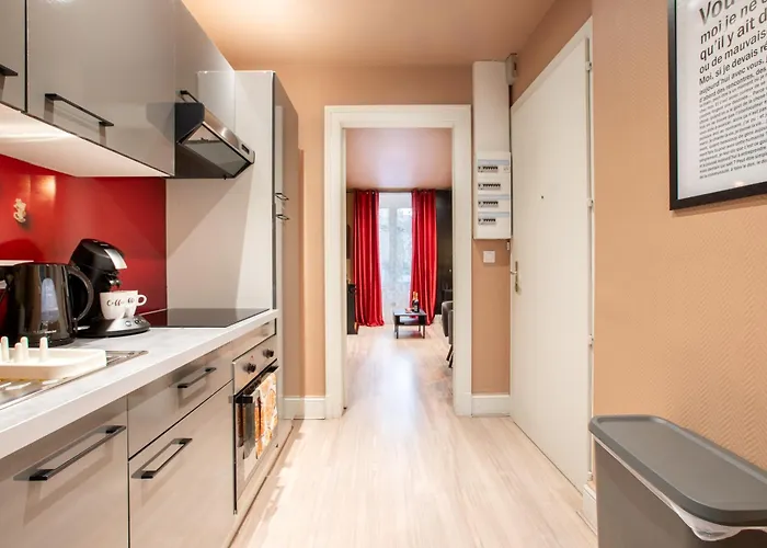 Hollywood Night-jacuzzi & Private Movie Theater Апартаменты Мюлуз