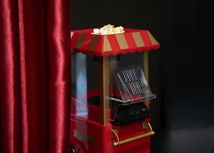 Hollywood Night-jacuzzi & Private Movie Theater *