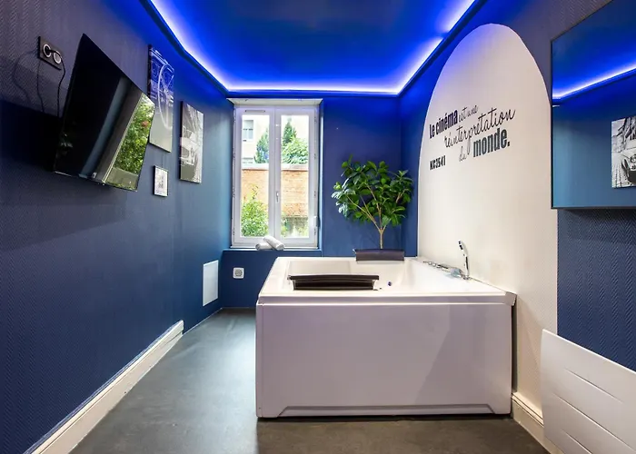 Hollywood Night-jacuzzi & Private Movie Theater