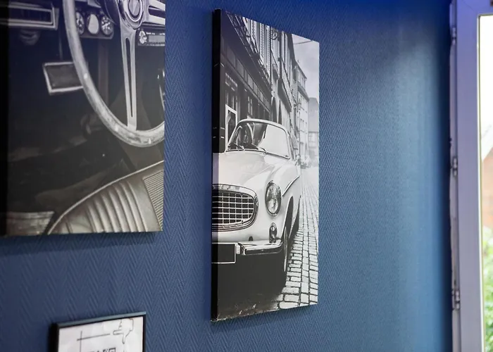 Апартаменты Hollywood Night-jacuzzi & Private Movie Theater *